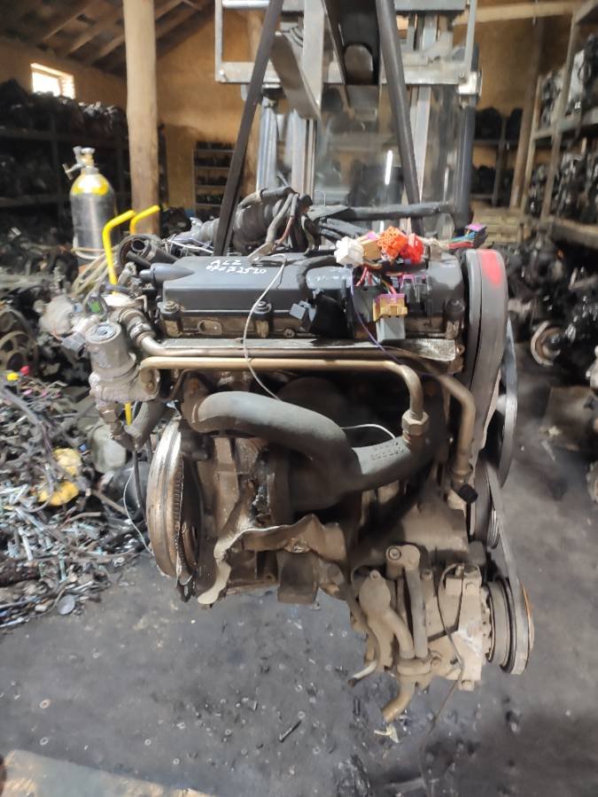 Двигатель ALZ Volkswagen Passat B5 1.6 Бензин