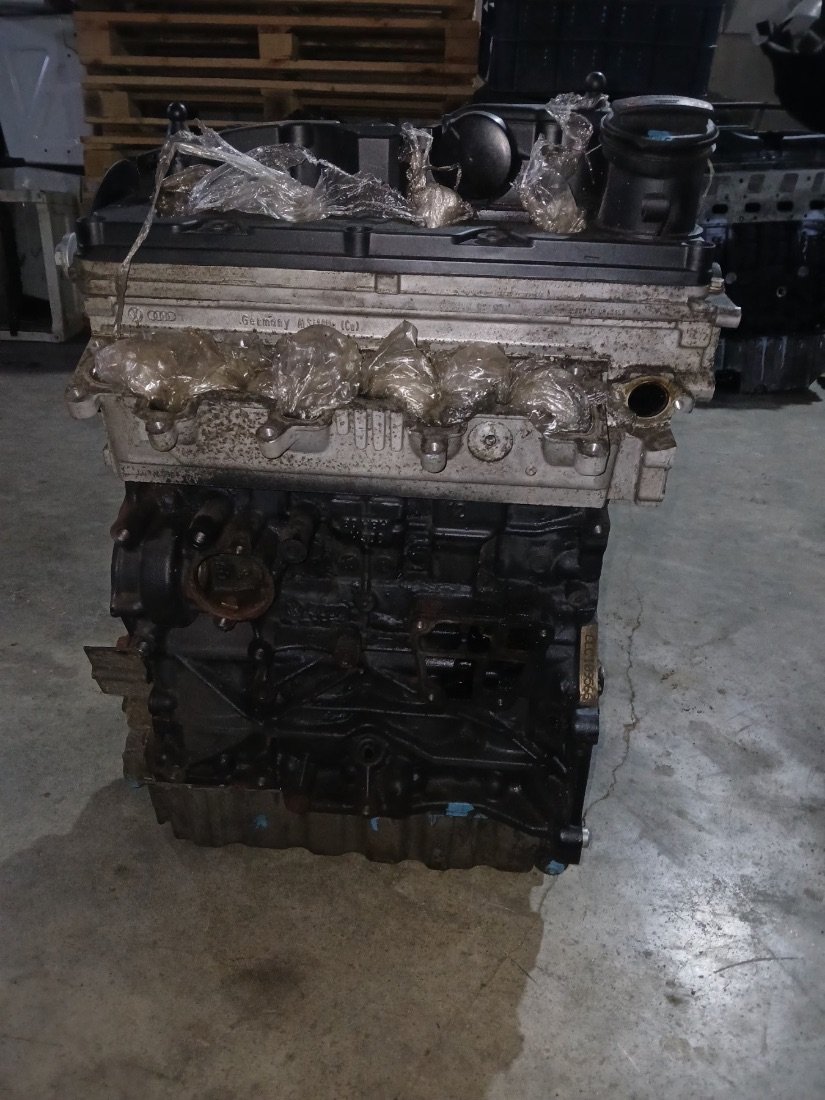 Двигатель CLC Volkswagen Caddy 3 2.0 Дизель