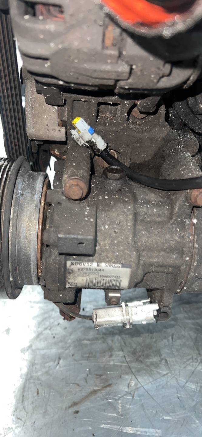 Двигатель K9KT766 Renault Clio 2 1.5 Дизель
