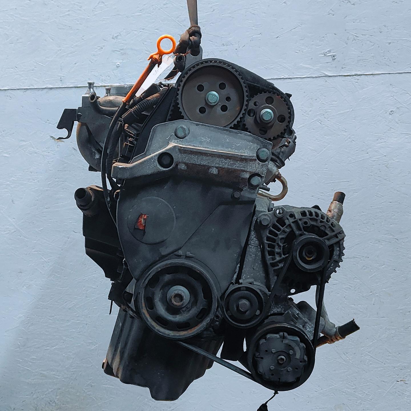 Двигатель AUS Volkswagen Golf 4 1.6 Бензин