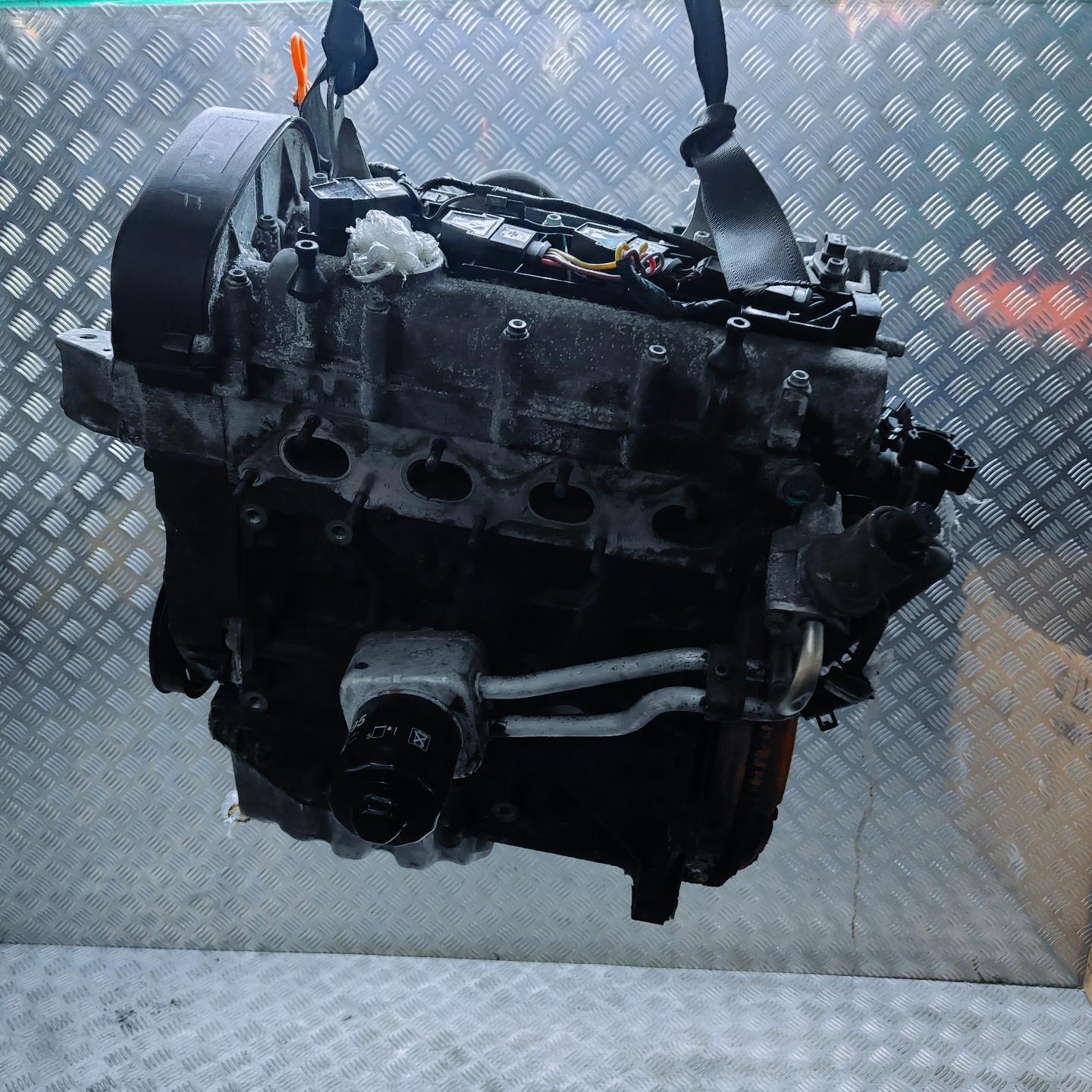 Двигатель AUS Volkswagen Golf 4 1.6 Бензин