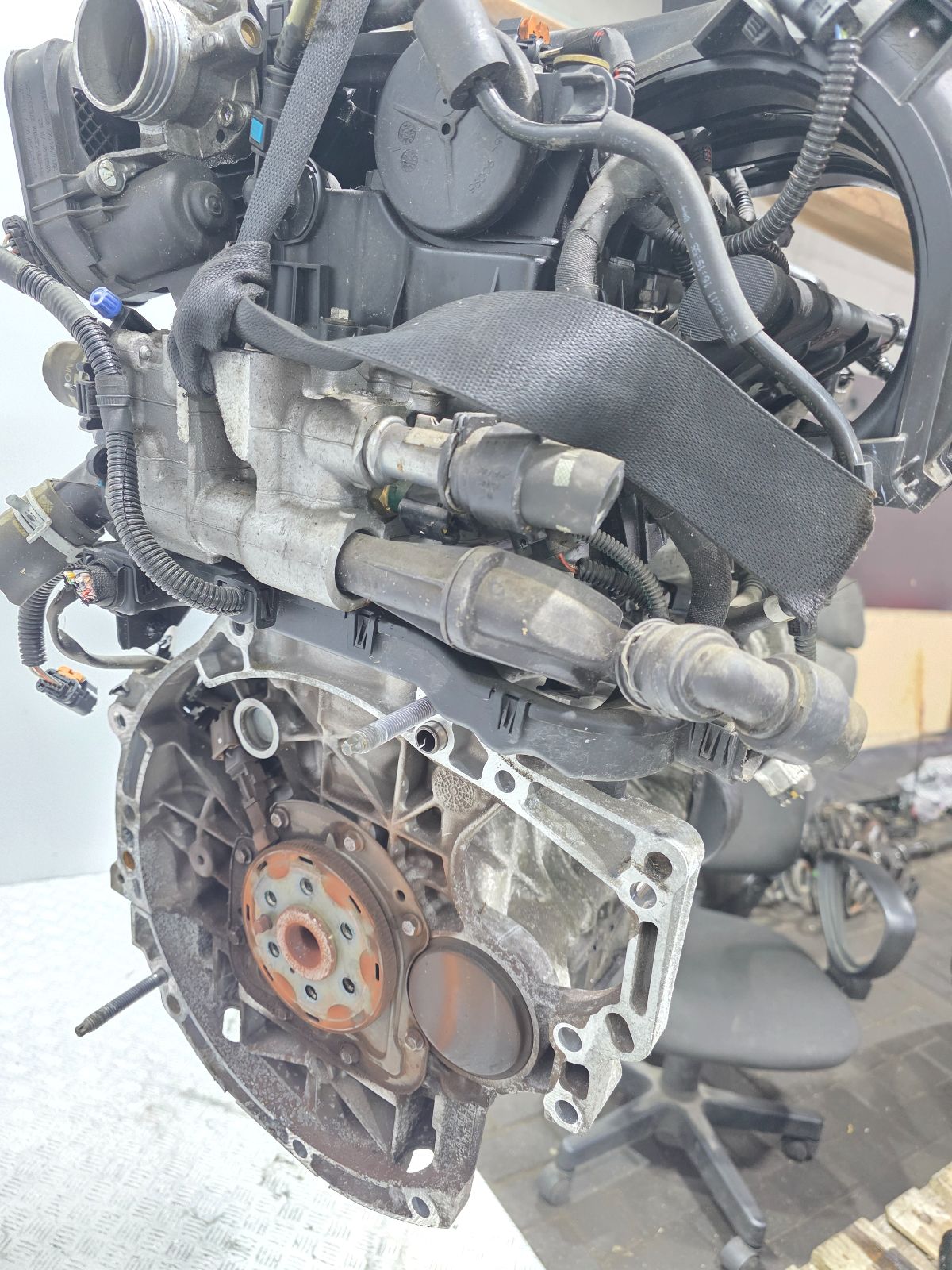Двигатель HM01 Peugeot 208 1.2 Бензин