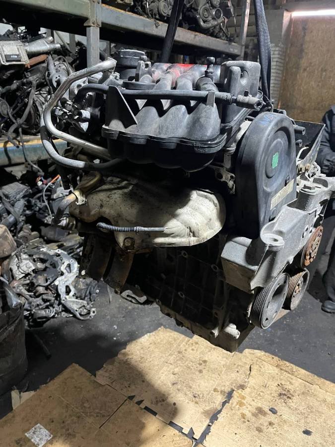Двигатель AVU Volkswagen Golf 4 1.6 Бензин
