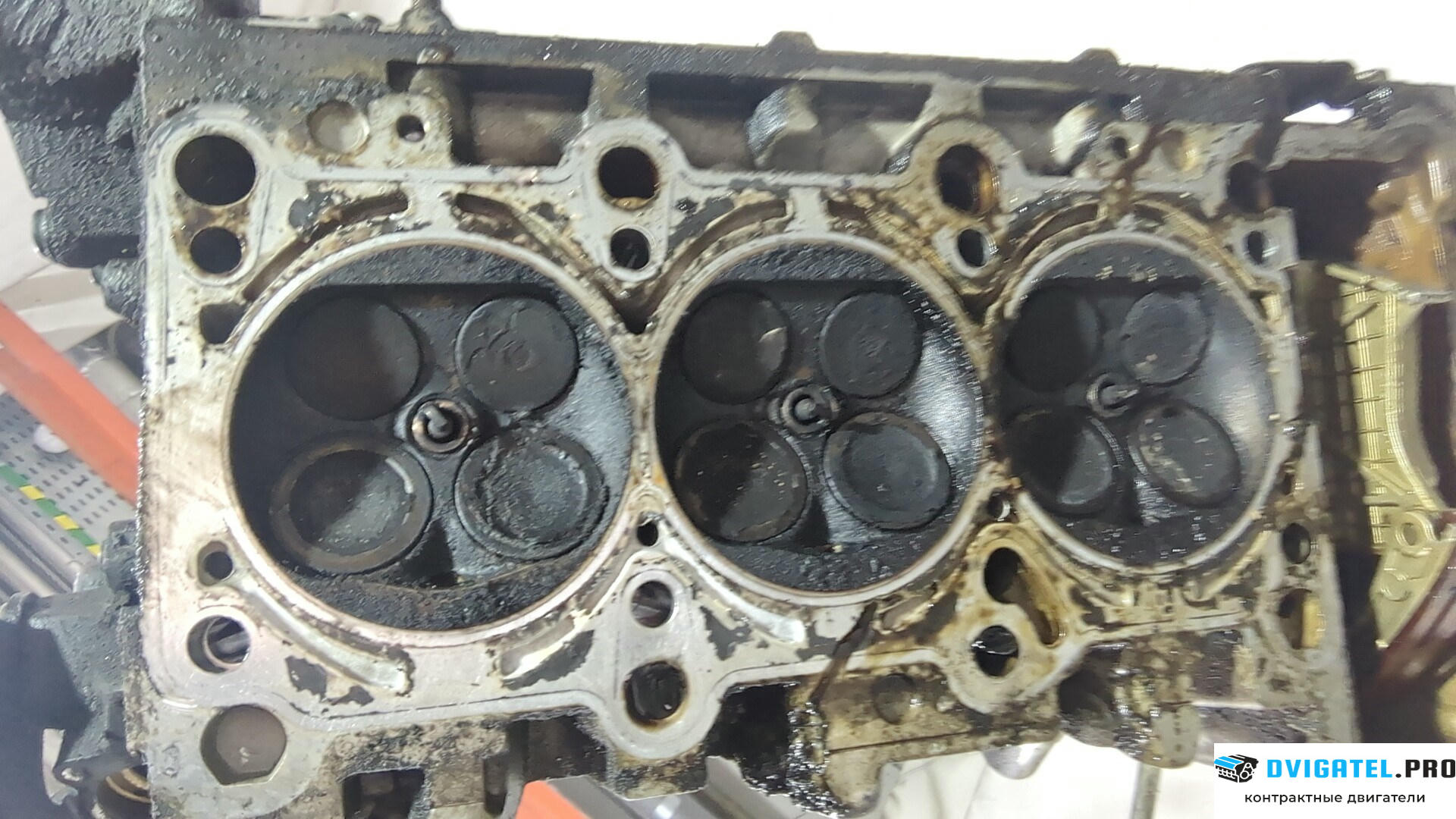 Головка блока цилиндров (ГБЦ) Audi A6 C6 2005 - 2011 BKH 3.2 л., Бензин, FSI, артикул 8935732