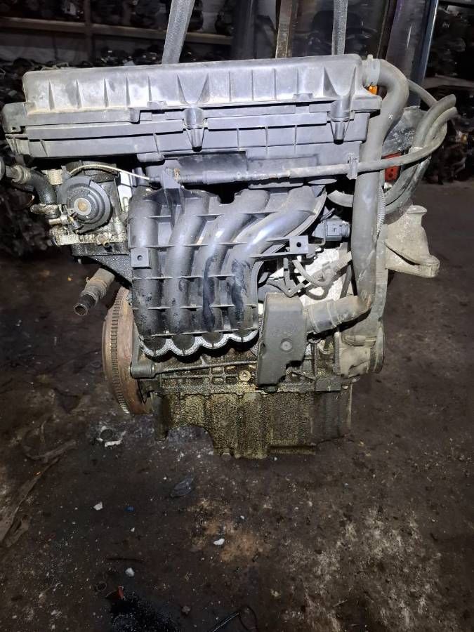 Двигатель AKQ Volkswagen Golf 4 1.4 Бензин