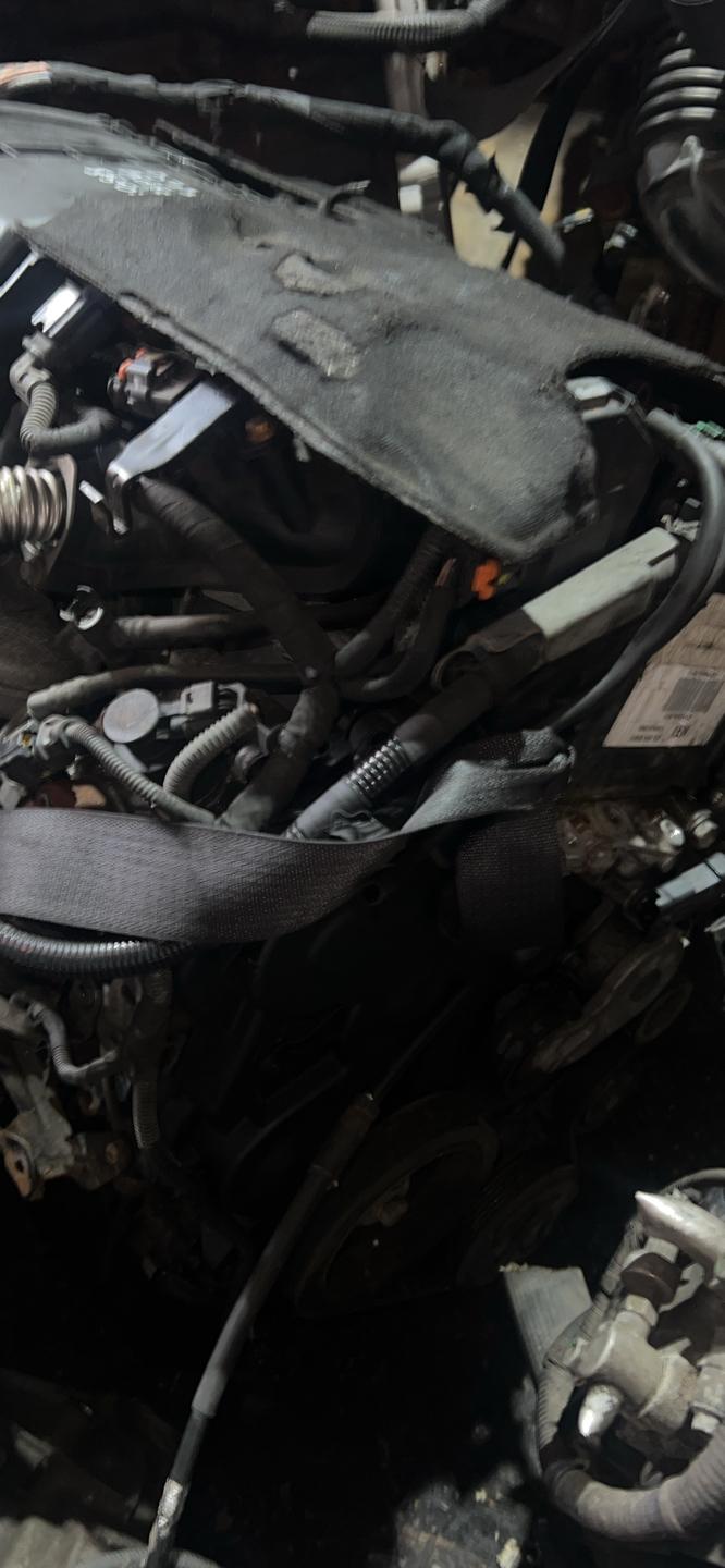 Двигатель 9H06 Peugeot 2008 1.6 Дизель