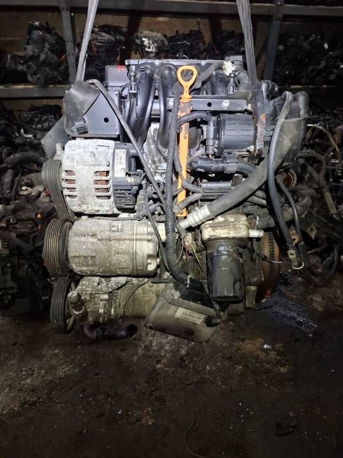 Двигатель AVU Volkswagen Golf 4 1.6 Бензин