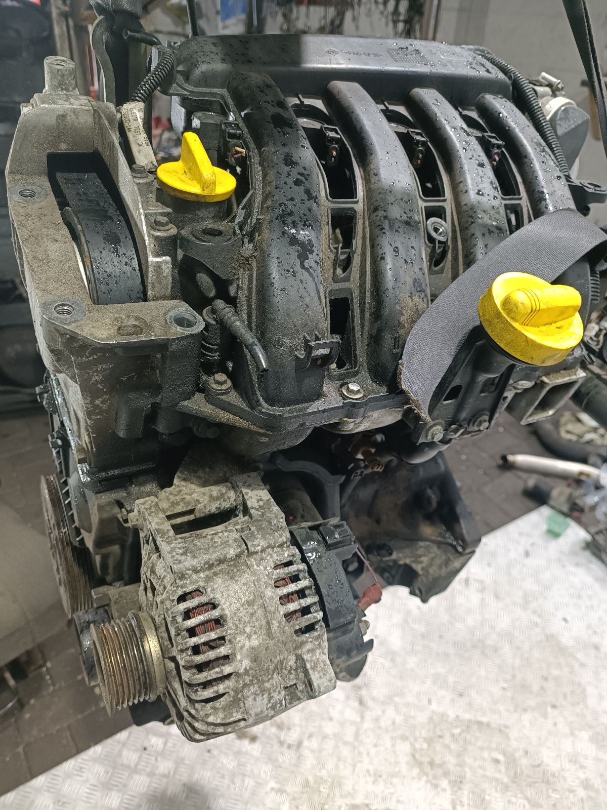 Двигатель K4M9766 Renault Megane 2 1.6 Бензин