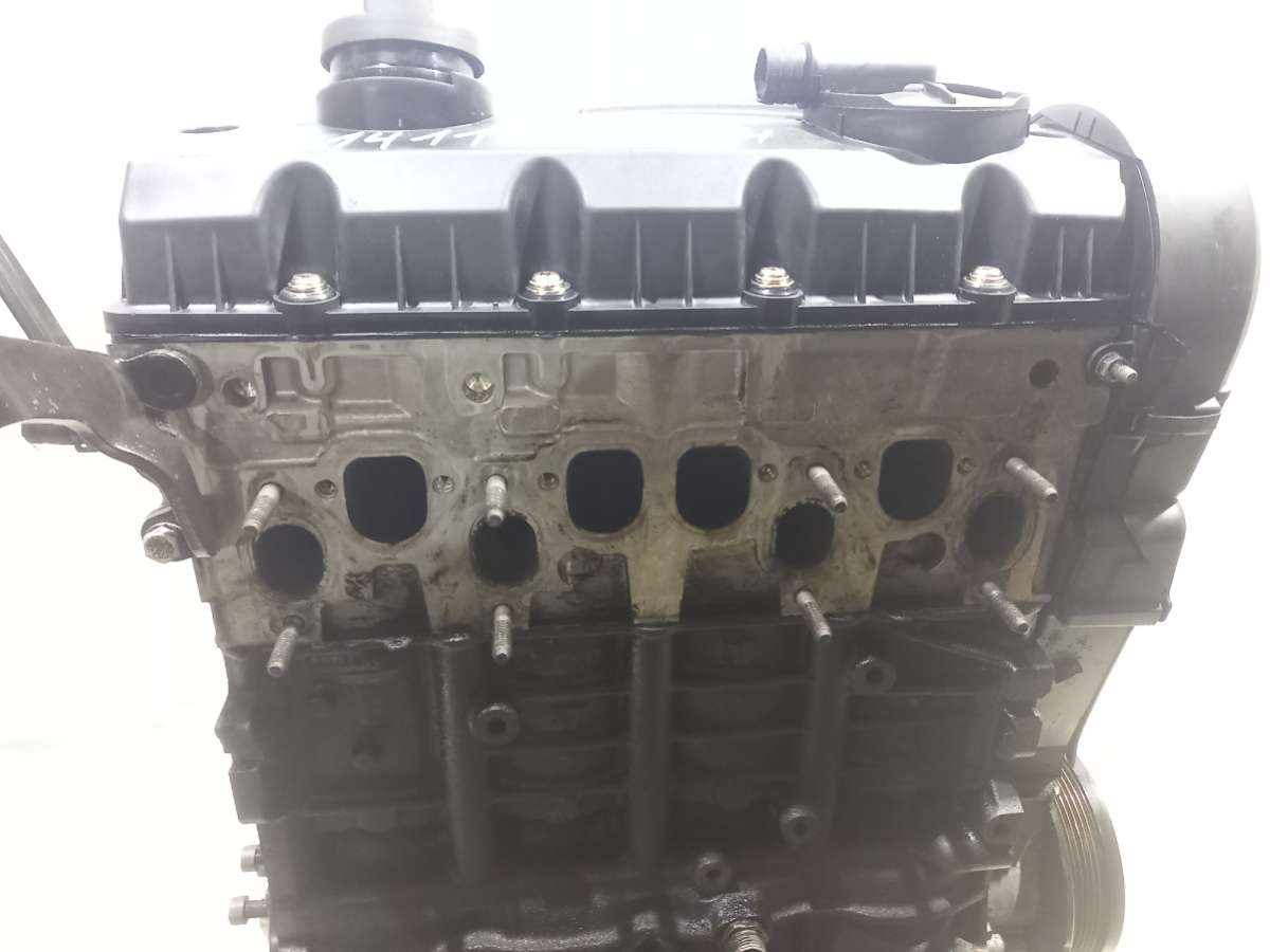 Двигатель BXE 097647 Volkswagen Passat B6 1.9 Дизель