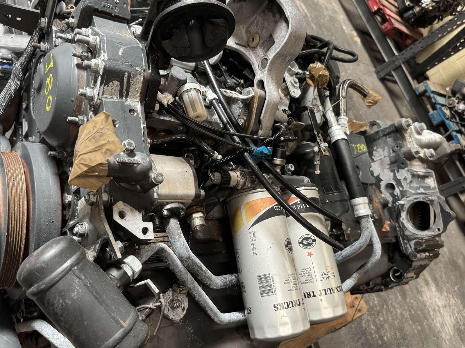 Двигатель J80 Renault Premium
