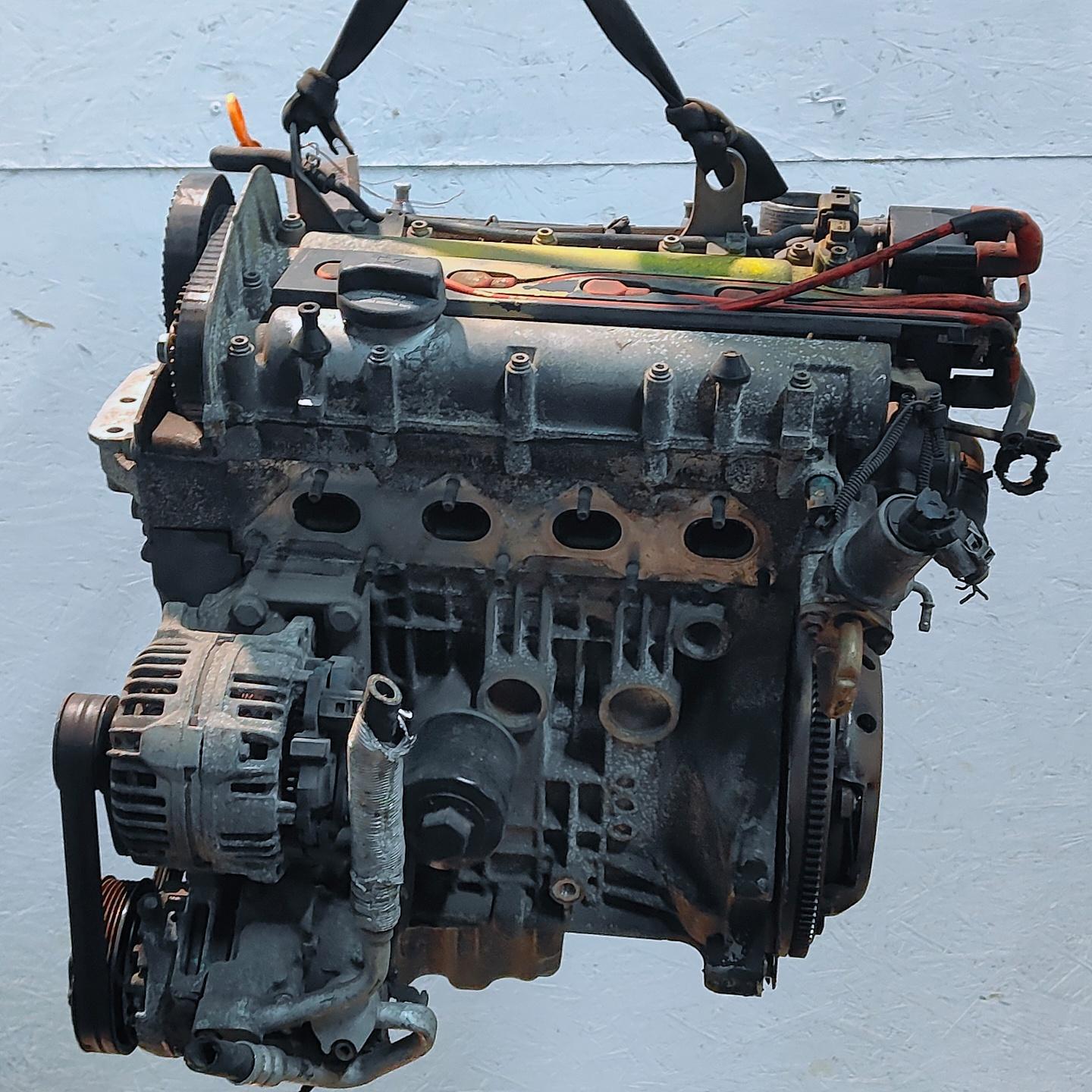 Двигатель AUS Volkswagen Golf 4 1.6 Бензин