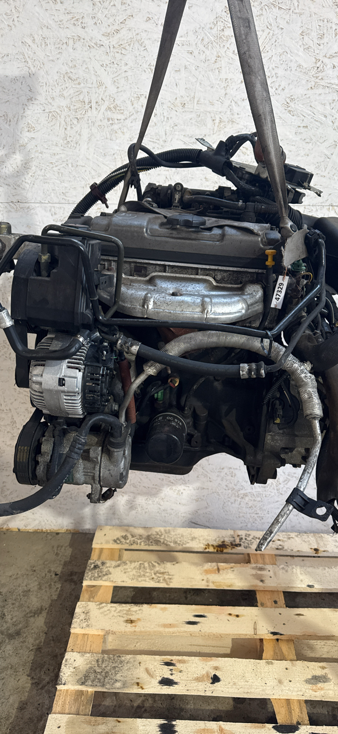 Двигатель NFZ Peugeot 206 1 1.6 Бензин
