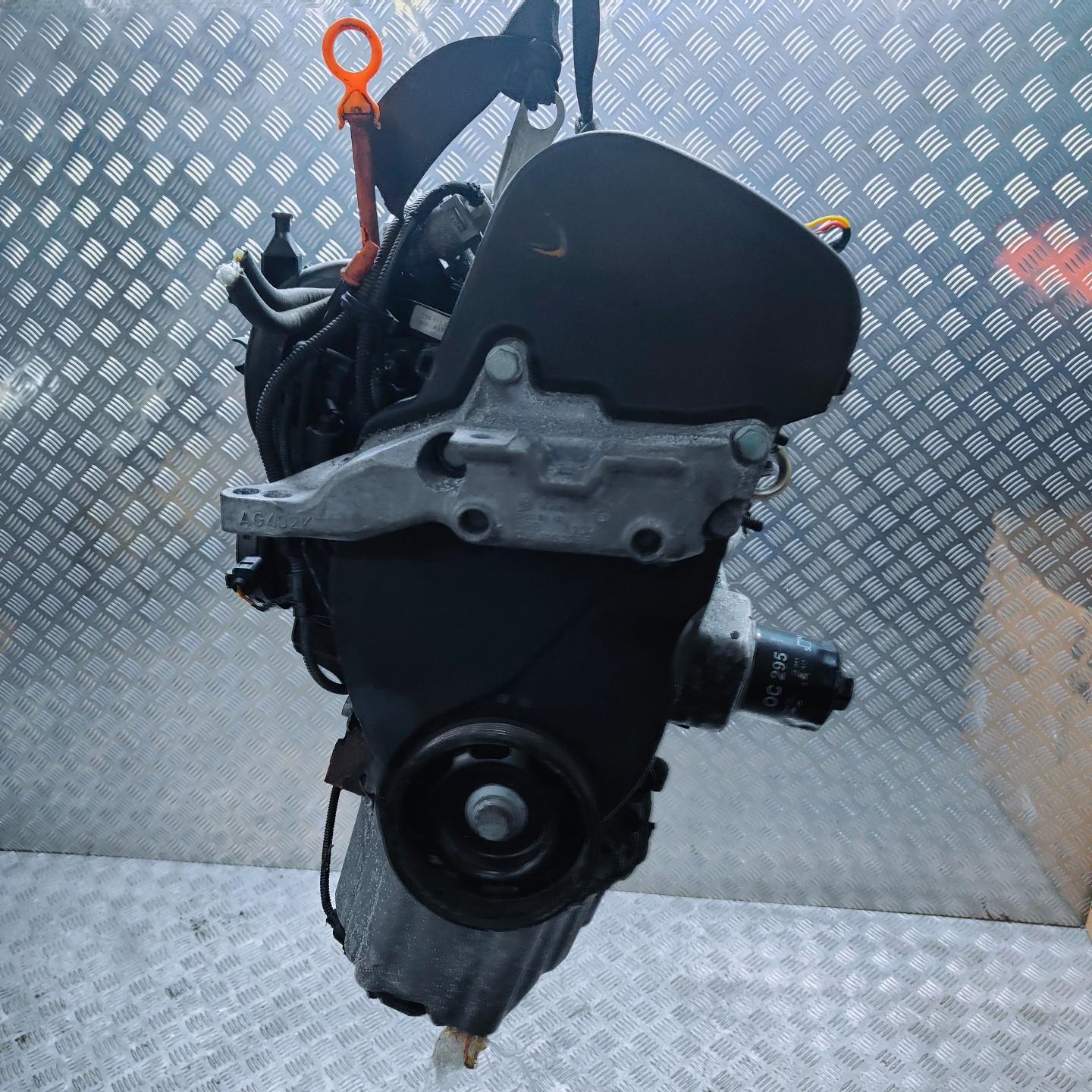 Двигатель AUS Volkswagen Golf 4 1.6 Бензин