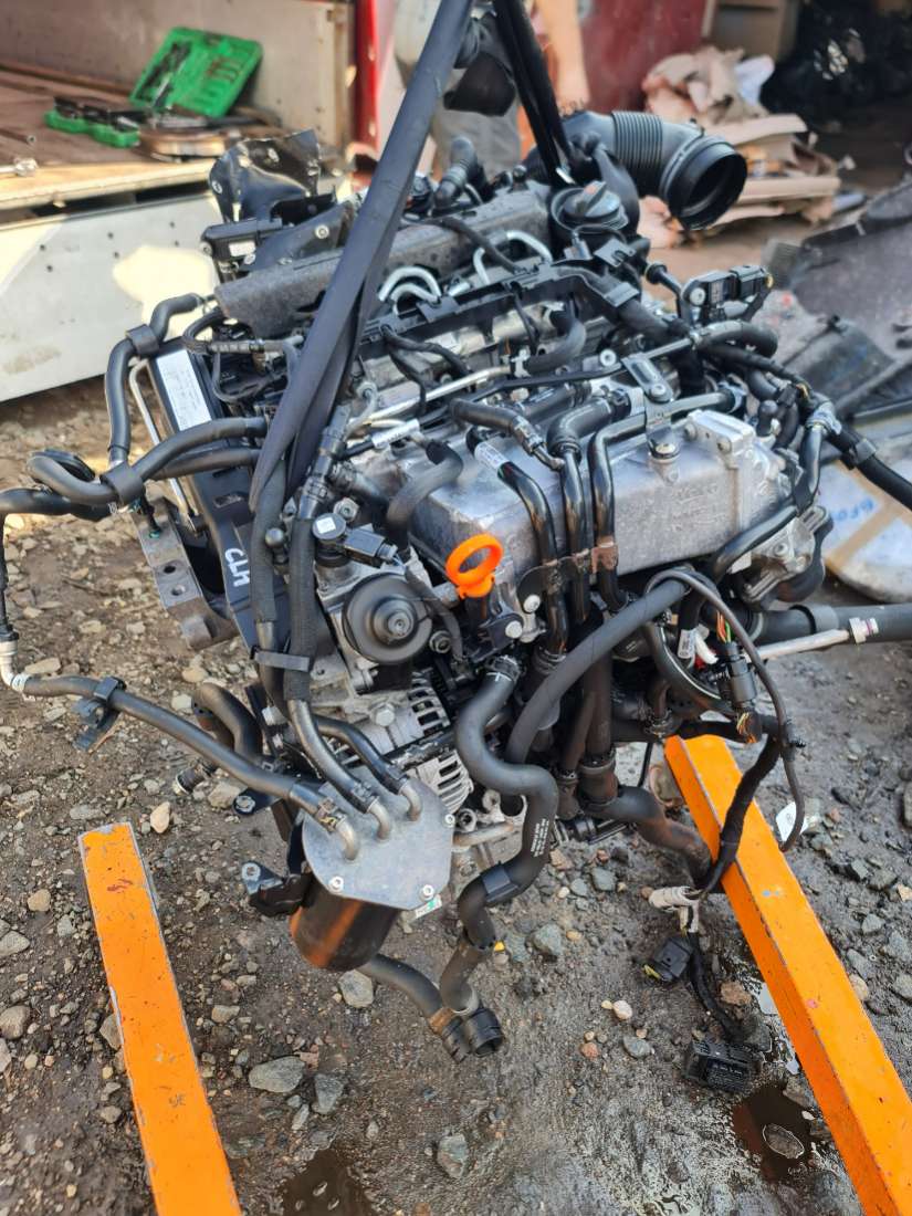 Двигатель CLH Skoda Octavia A7 1.6 Дизель