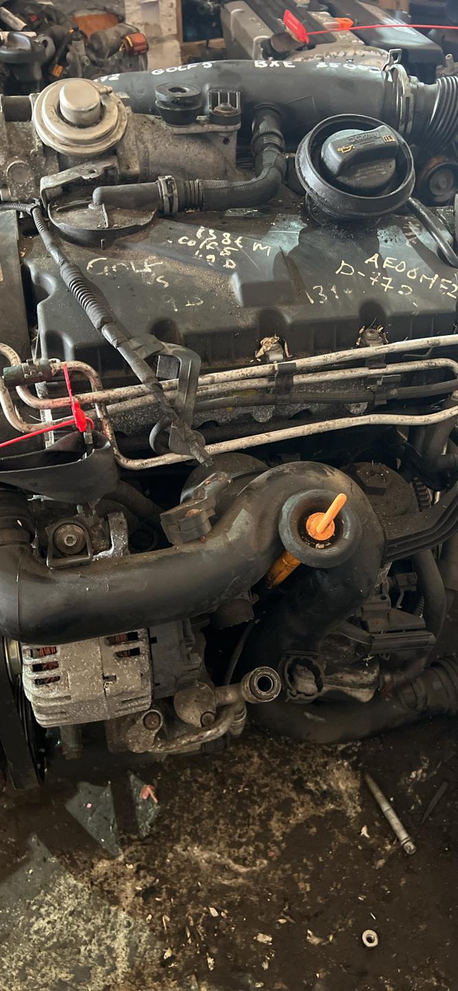 Двигатель BXE Volkswagen Golf 5 1.9 Дизель